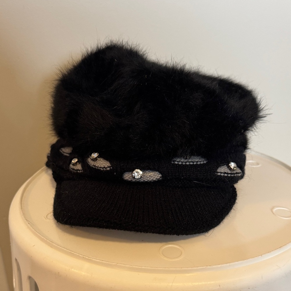 3/$15 Fun fuzzy sparkly cap
